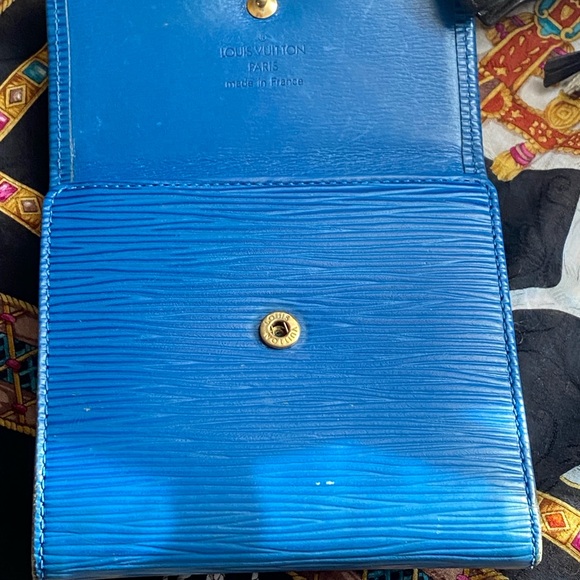 💙Louis Vuitton Epi Blue Wallet💙 - Picture 5 of 6